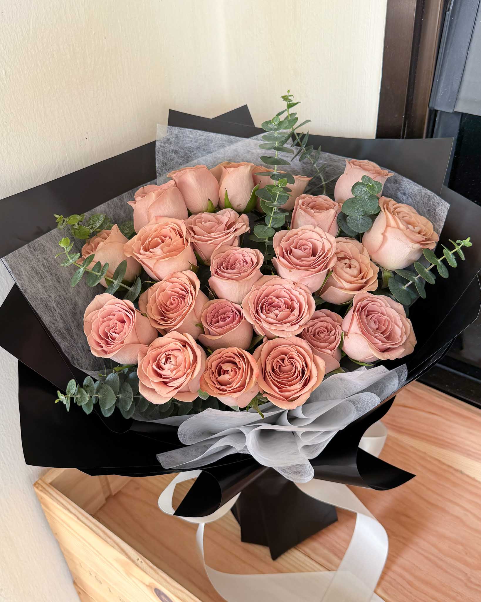 Simply Yours | Minimalistic Cappuccino Rose Bouquet